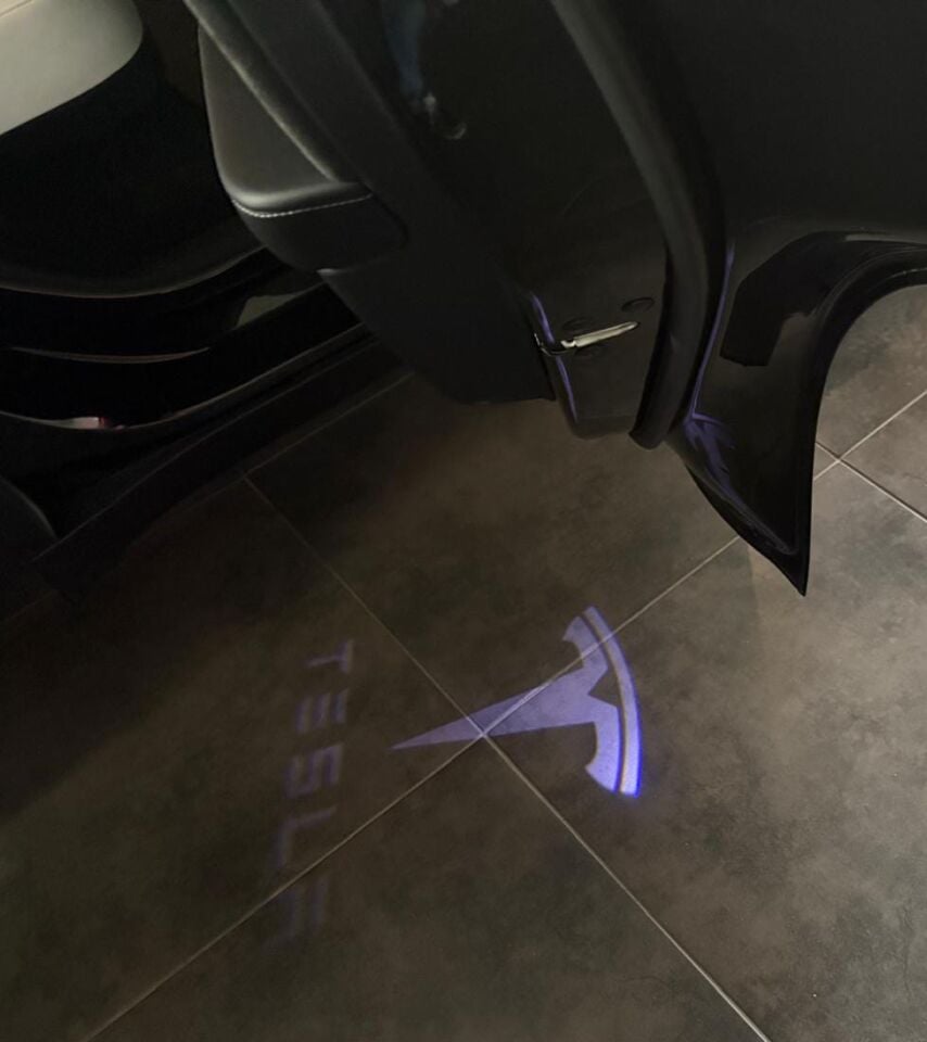 TESLA MODEL Y KAPI ALTI LED