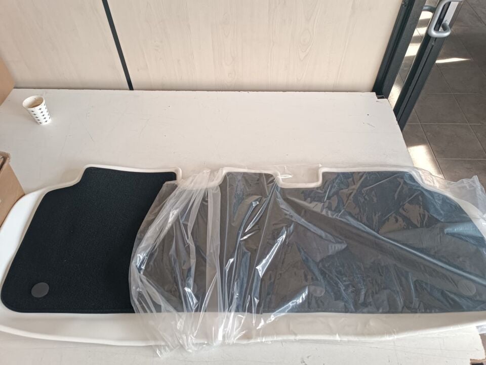 TESLA MODEL Y HALILI BEYAZ PASPAS TAKIMI