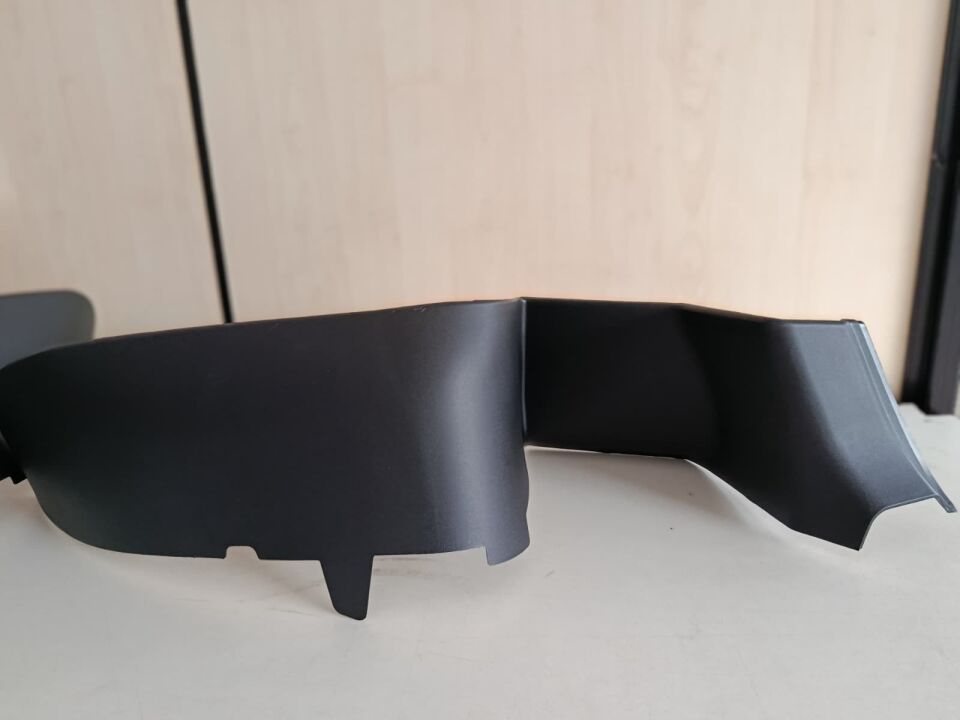 TESLA MODEL Y BAGAJ İÇİ EŞİKLER SERT PLASTİK