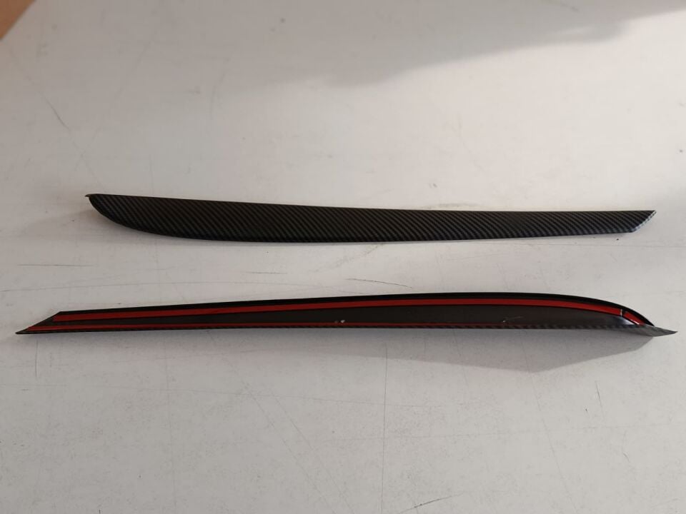 TESLA MODEL Y KAPI TRİMLERİ MAT KARBON KAPLAMA