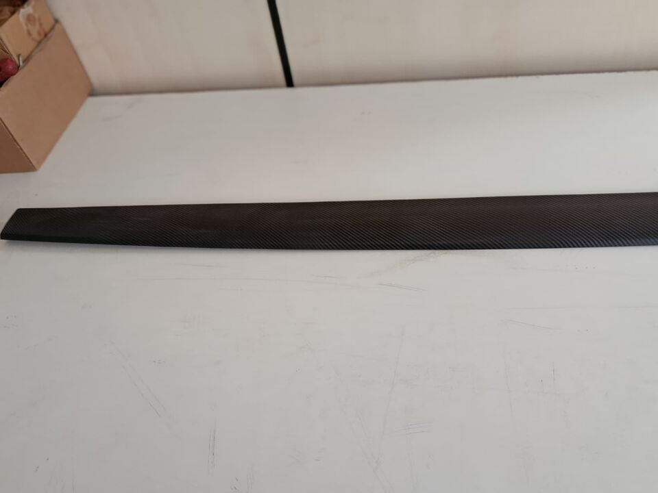 TESLA MODEL Y MAT KARBON TORPİDO KAPLAMASI