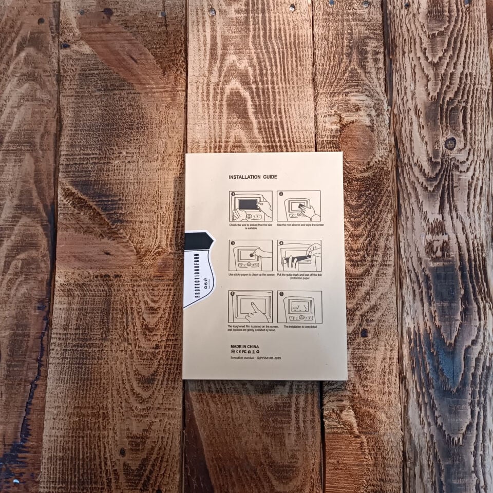 Tesla Model Y Juniper 2025+ Arka Yolcu Gösterge Ekran Koruyucu – Parlak