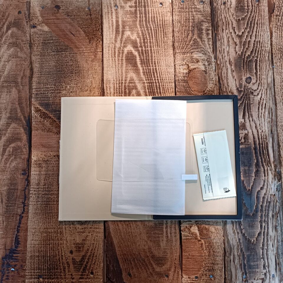 Tesla Model Y Juniper 2025+ Arka Yolcu Gösterge Ekran Koruyucu – Parlak