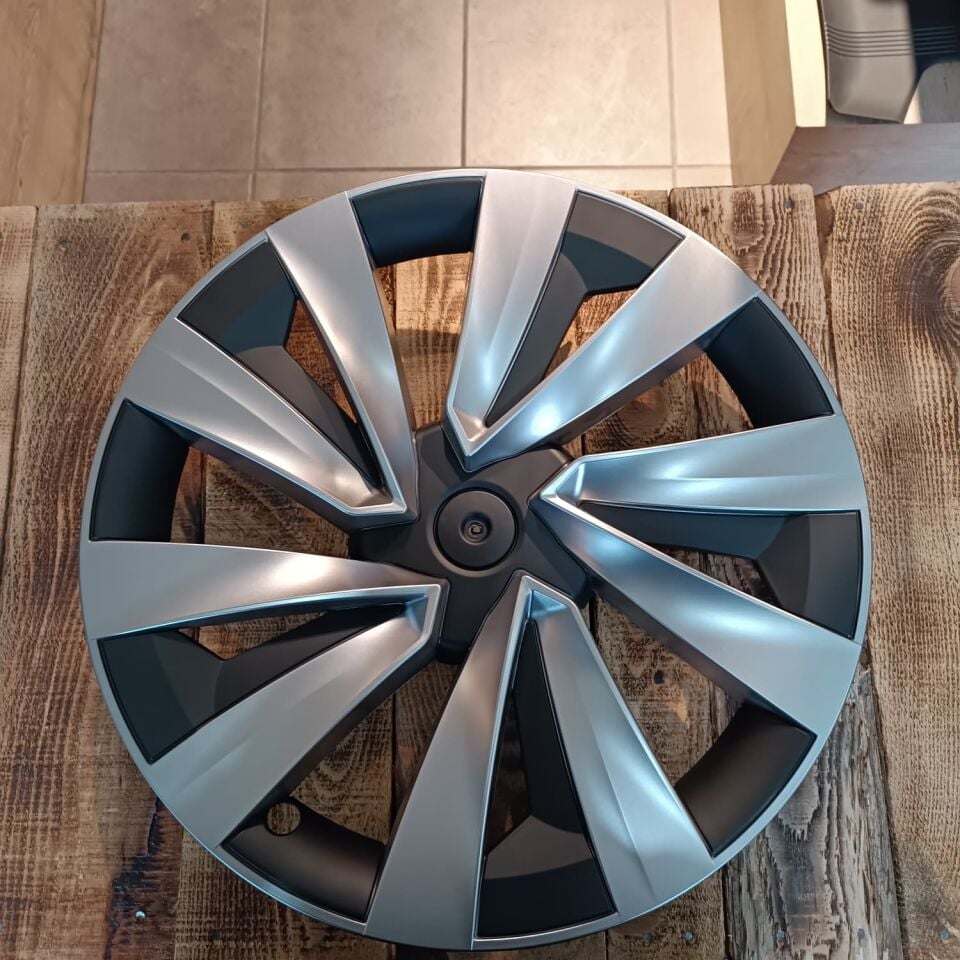 Tesla Model Y Juniper 2025 – 19 İnç V6 Gümüş Jant Kapağı (4’lü Set)