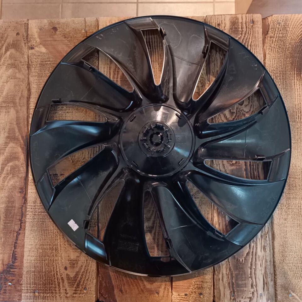 Tesla Model Y Juniper 2025+ Uberturbine Gümüş Jant Kapakları (4,lü Set)