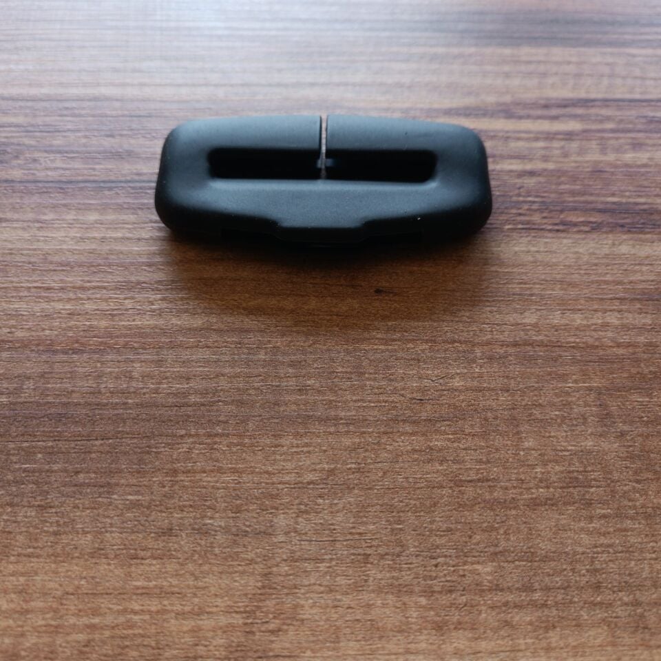 Tesla Model Y 2019-2024 // Juniper 2025+  Silikon Kemer Tokası