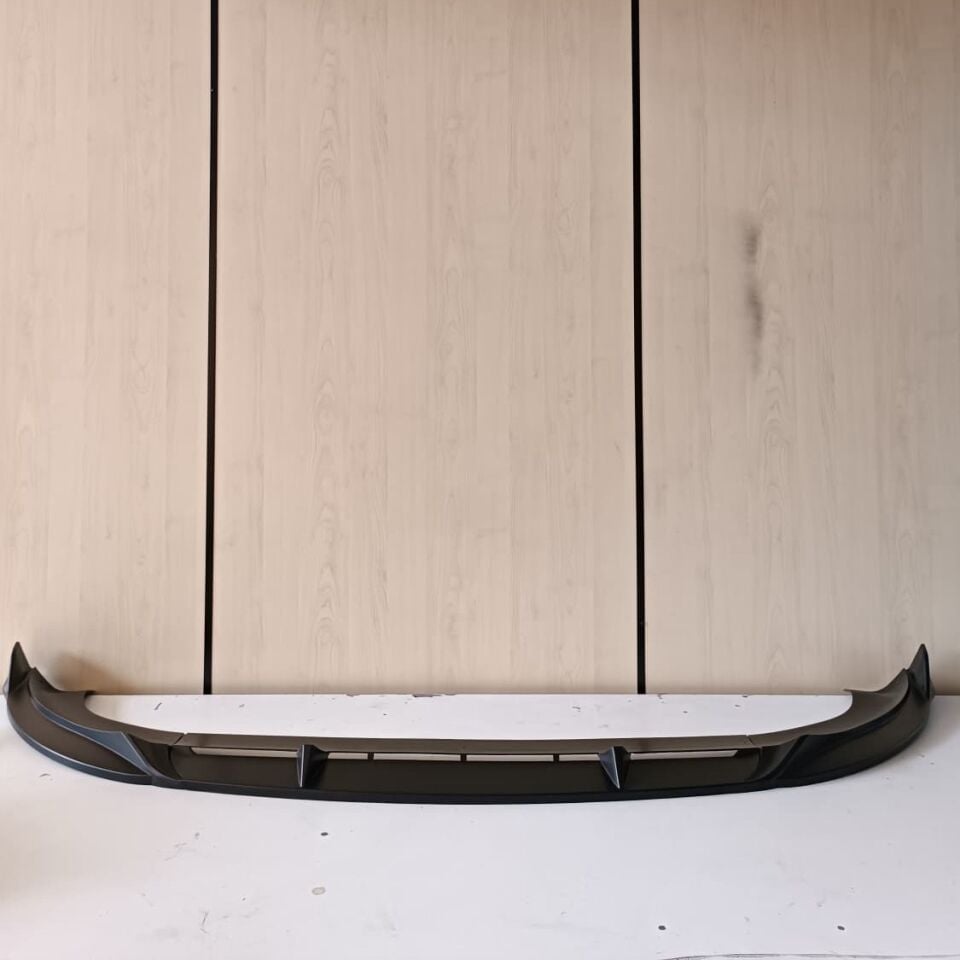 Tesla Model Y Juniper 2025+ Ön Lip ( Mat Siyah)
