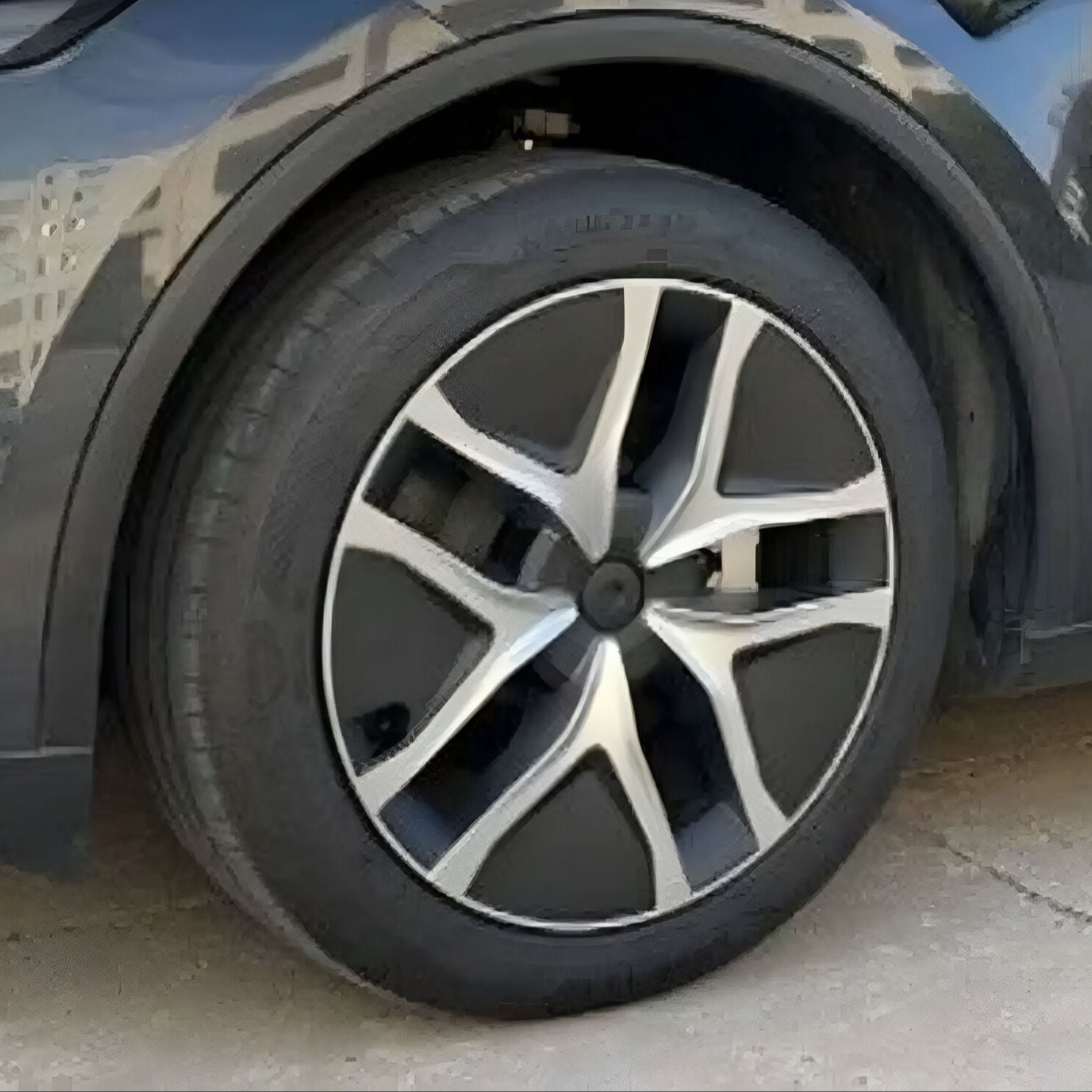 Tesla Model Y Juniper 2025- / Arachnid Jant Kapağı 19 İnç Siyah-Gümüş  (4'lü Set)