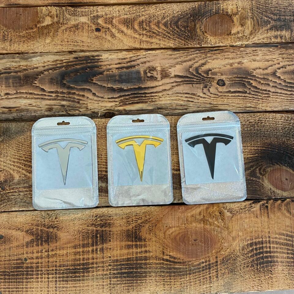 Tesla Model Y Juniper 2025- // Ön Kaput Amblem T Logo