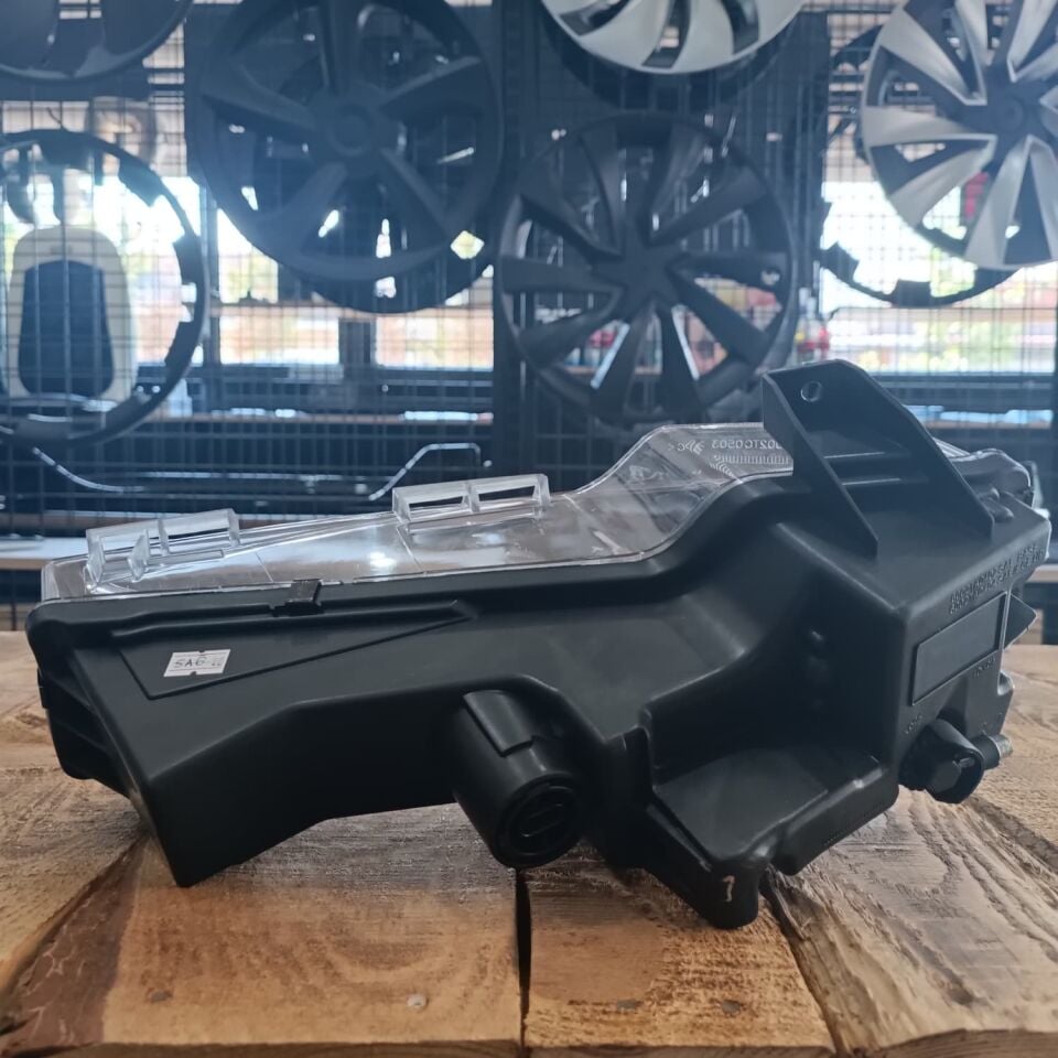 Tesla Model Y 2019 - 2024 Ön Sis Farı Led Sağ ( Çin Menşei )