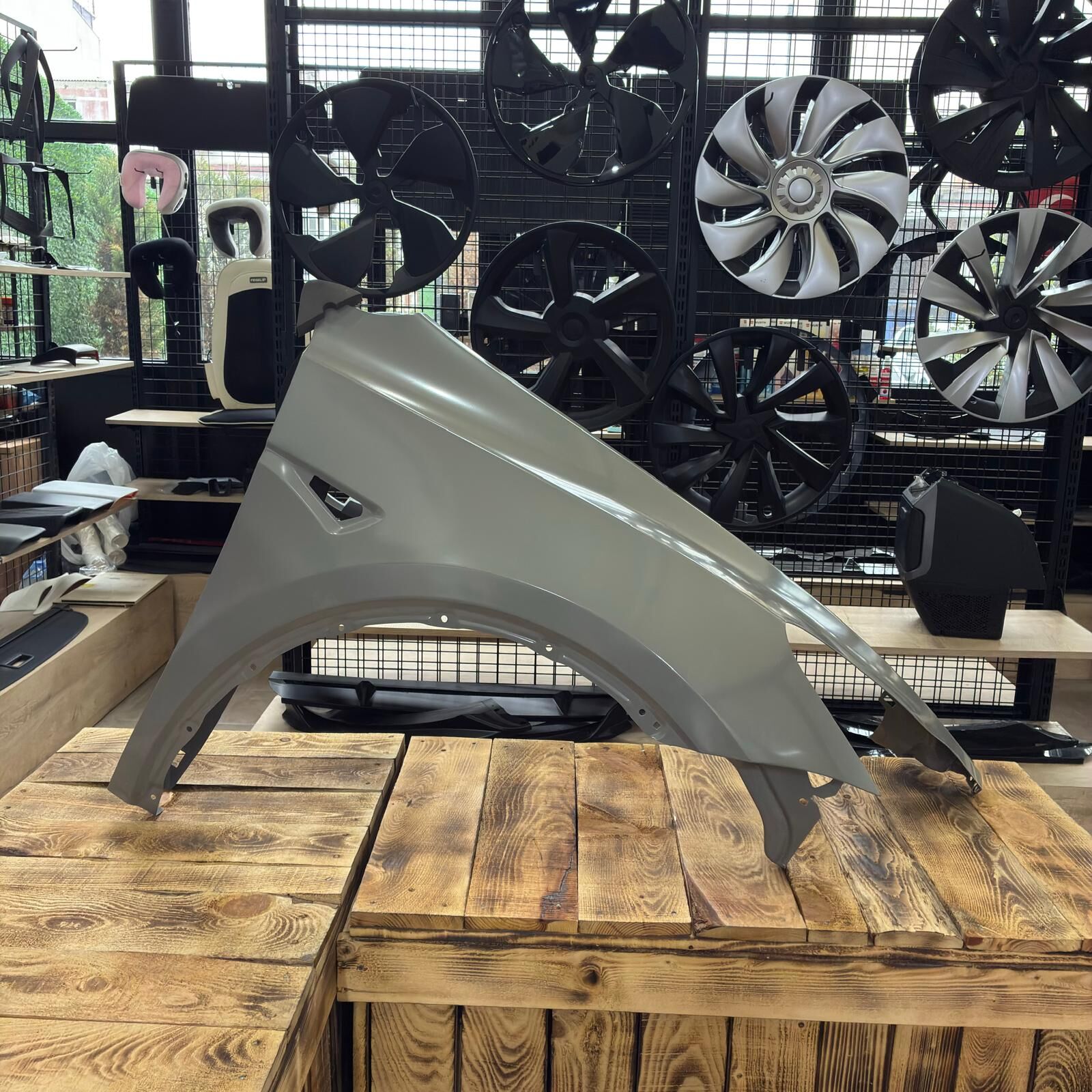 Tesla Model Y 2019-2024 Ön Çamurluk Sol İthal (Yan Sanayi)