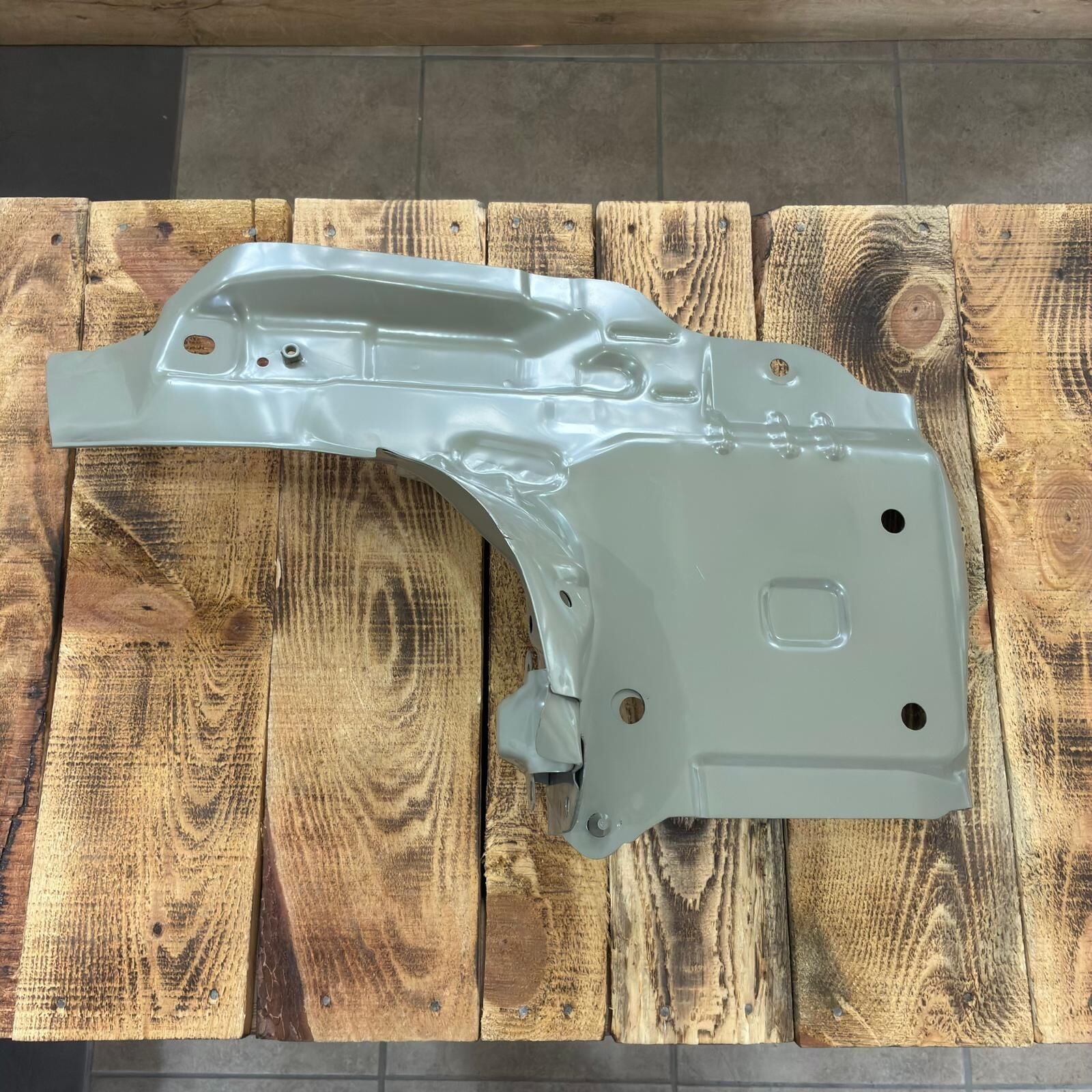 Tesla Model Y 2019-2024 Arka Panel Sacı Sağ İthal (Yan Sanayi)