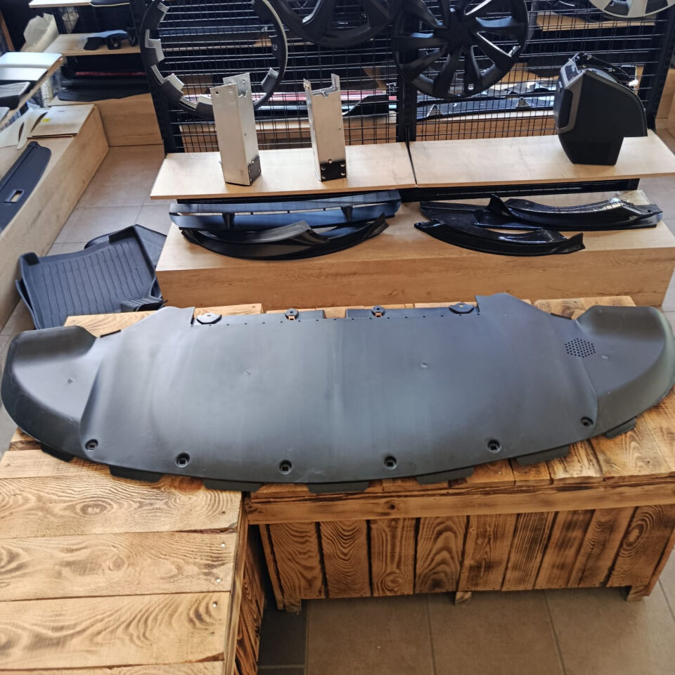 Tesla Model Y 2019-2024 Ön Tampon Alt Deflektör  İthal (Yan Sanayi)