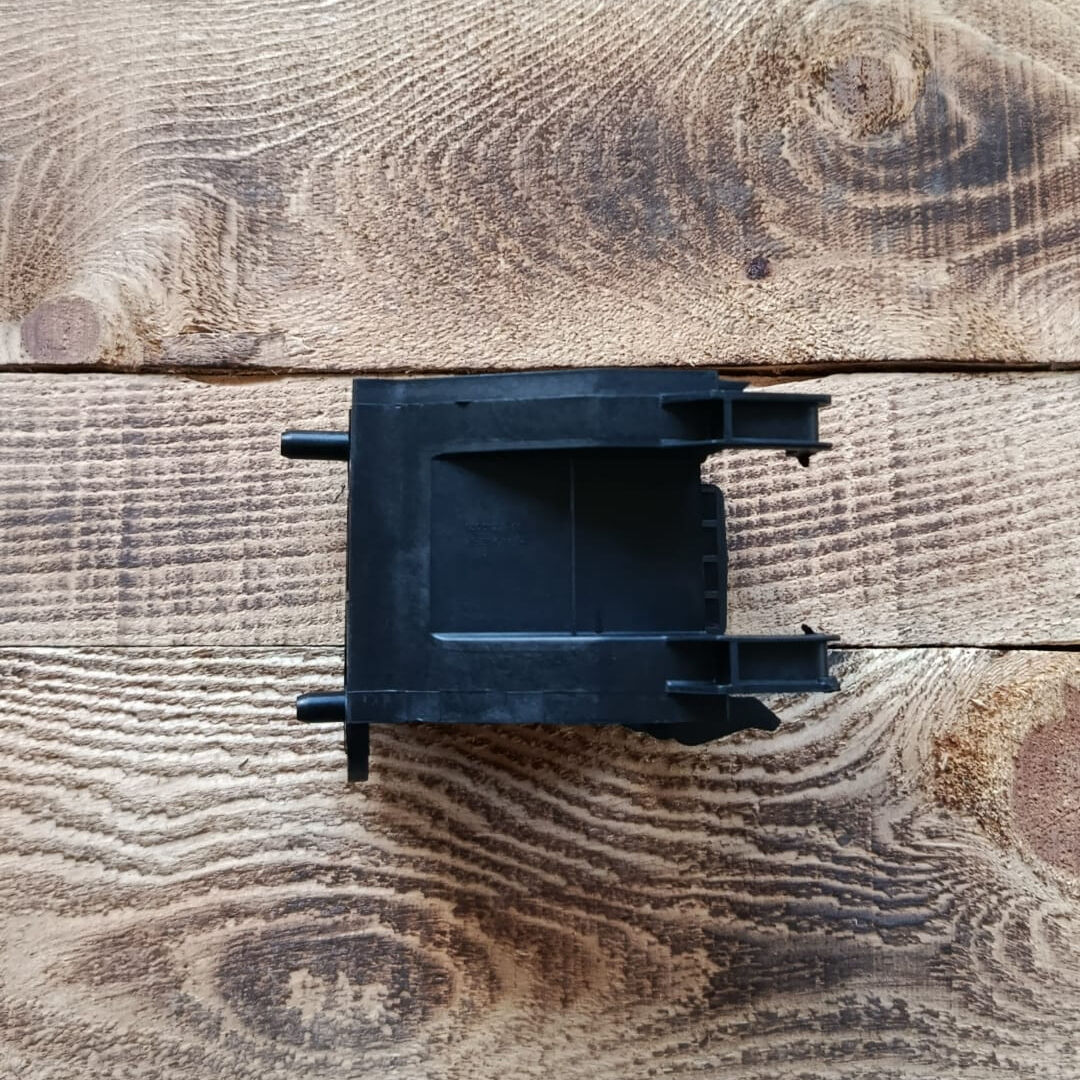 Tesla Model Y 2019-2024 Autopilot Radar Braketi  İthal (Yan Sanayi)