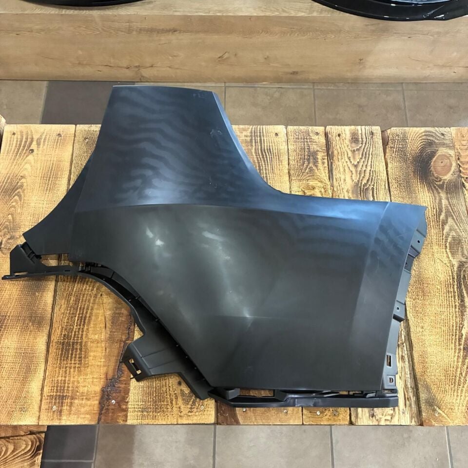 Tesla Model Y 2019-2024 Arka Tampon Sağ  İthal (Yan Sanayi)