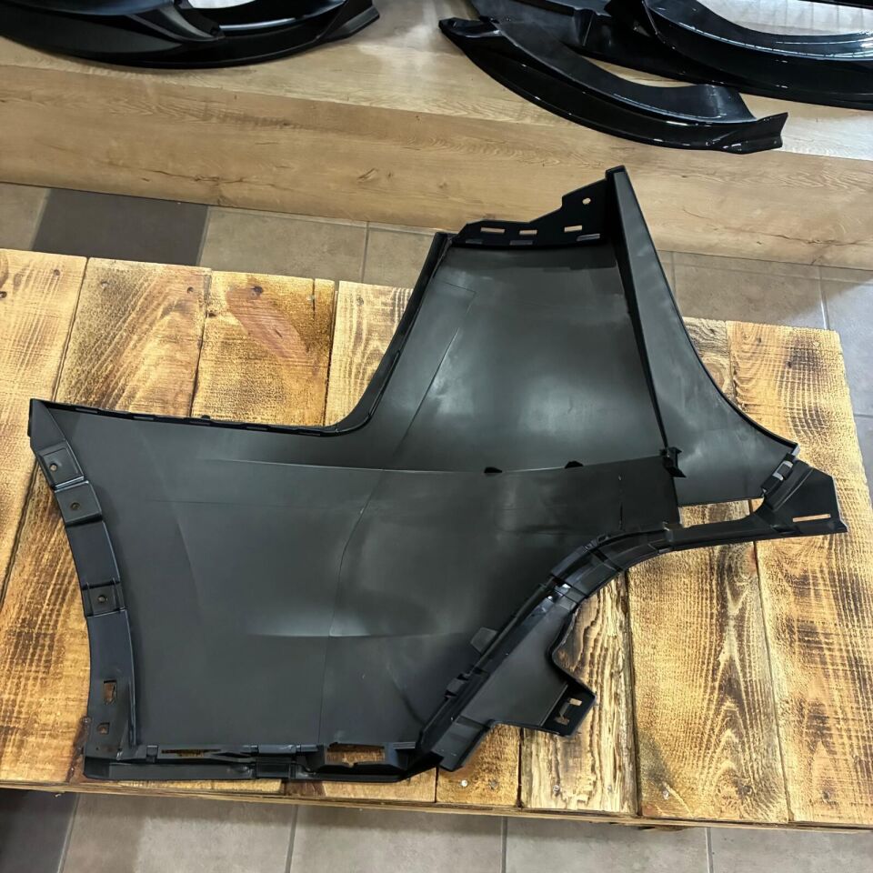 Tesla Model Y 2019-2024 Arka Tampon Sağ  İthal (Yan Sanayi)