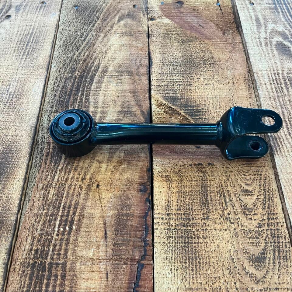 Tesla Model Y Arka Alt Denge Kolu Sağ-Sol (Kısa) İthal (Yan Sanayi)