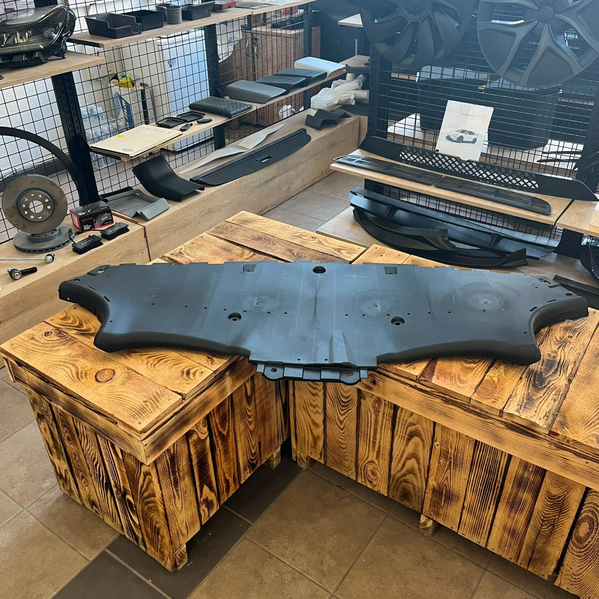Tesla Model Y Arka Tampon Difüzör Alt Kapak İthal (Yan Sanayi)