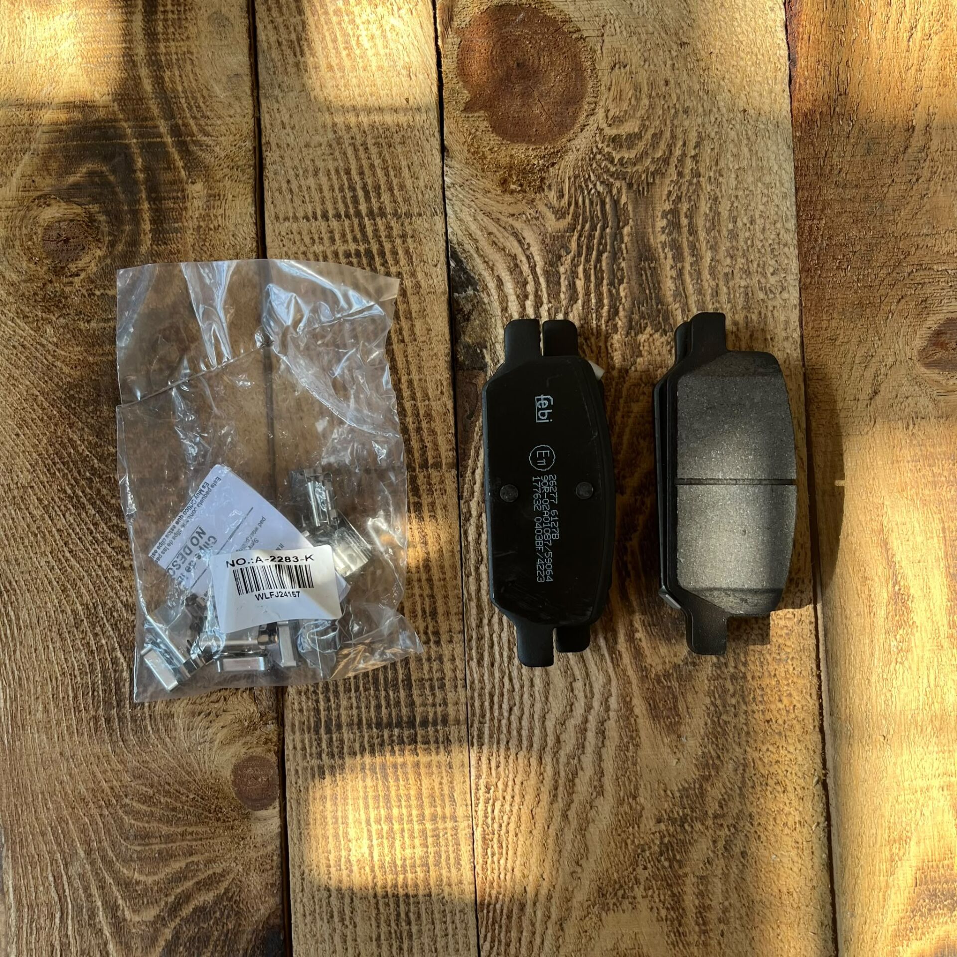 Tesla Model Y Arka Fren Balatası Sağ-Sol Takım Avrupa Üretim (Montaj)
