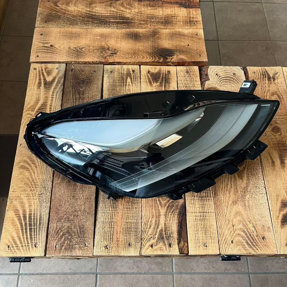 Tesla Model Y Legacy 2019-2024 Ön Far Sağ Matrix LED Far Orjinal (Tesla Montaj)