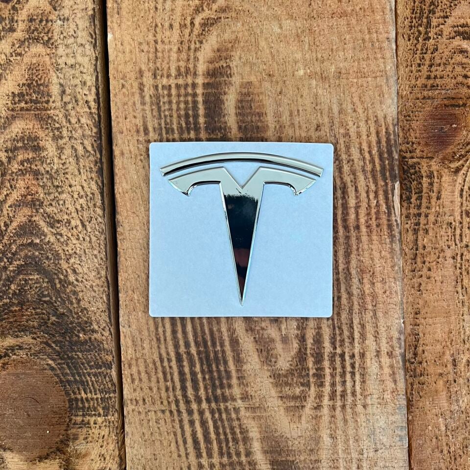 Tesla Model Y Legacy 2019-2024 Ön Kaput T Amblem Gümüş İthal (Yan Sanayi)